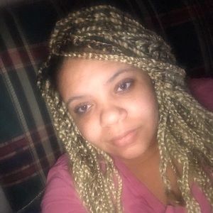 Meet your Posher, Crystal